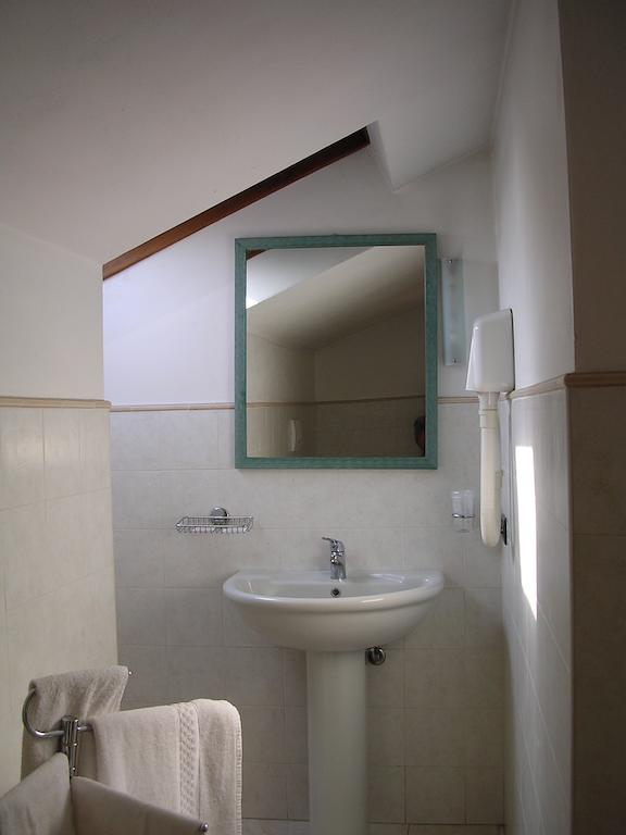 Cerrutihotel Vercelli Zimmer foto
